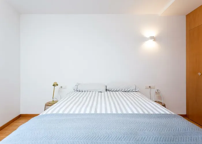 Home2book Design Pool & Wifi