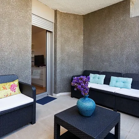 شقة Home2book Design Pool & Wifi