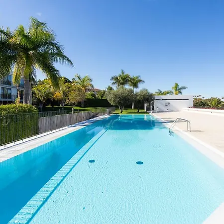 Lägenhet Home2book Design Pool & Wifi